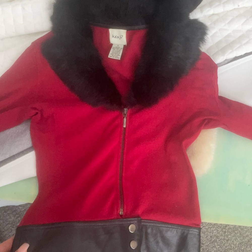Jacket with rabbit fur collar, button sleeve ends